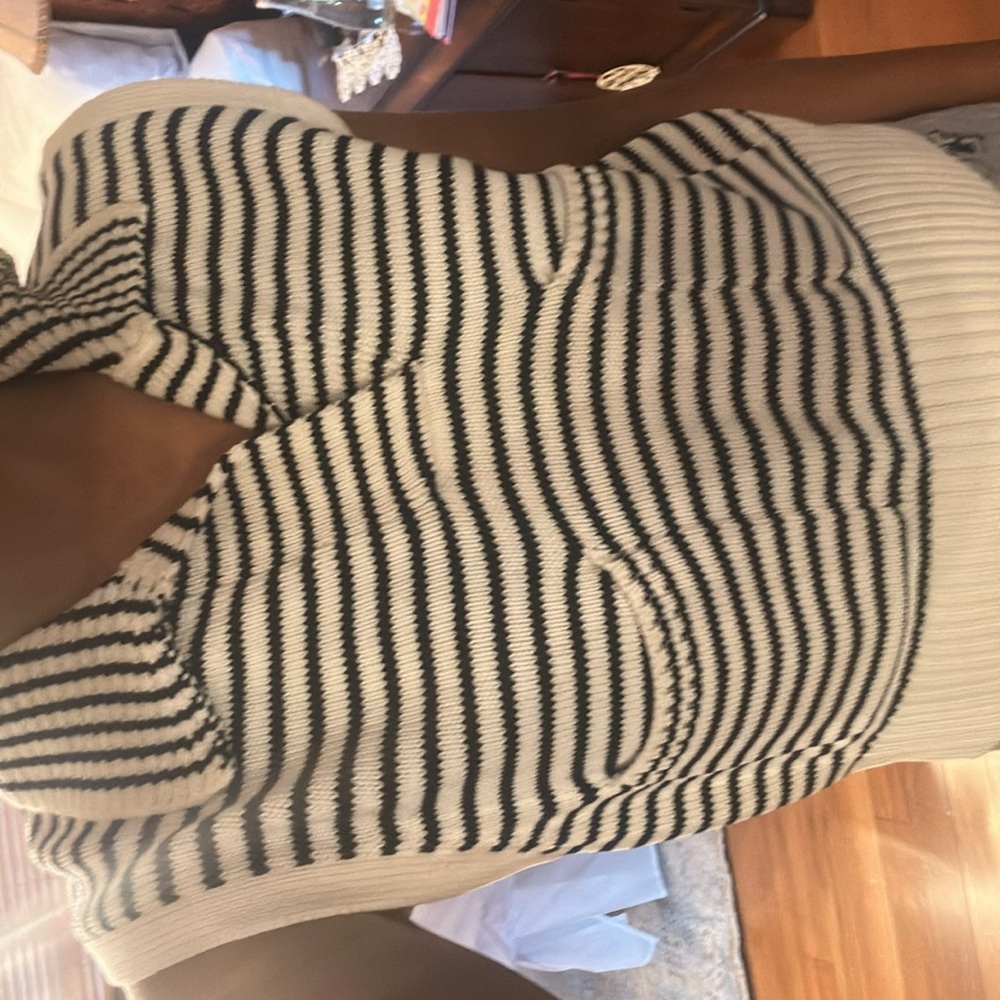 Knit - Picture 2 of 2
